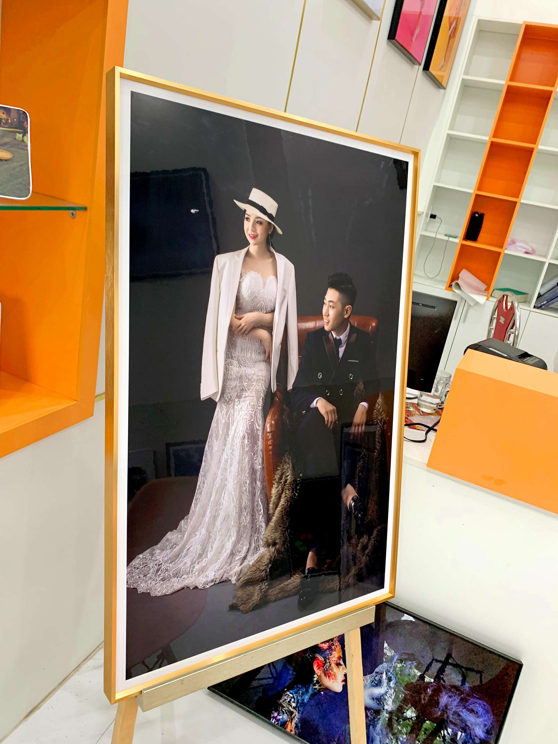 ảnh 4k khung nhôm cao cấp 1.jpg